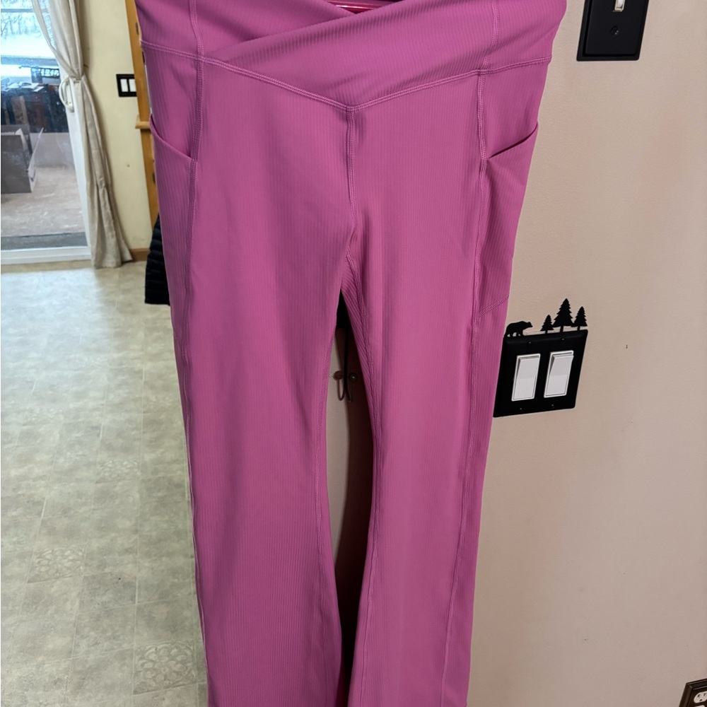 Fabletics ribbed cross waist flare leggings